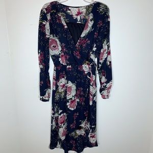 EUC Maurices‎ navy floral print tie side wrap dress
